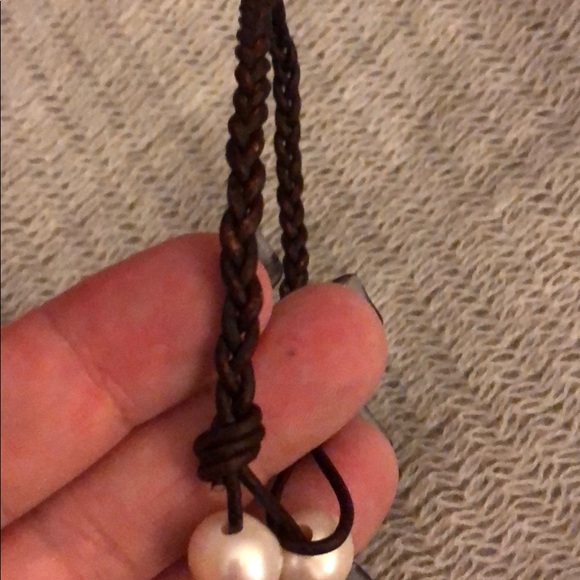 Large Freshwater Pearl & Leather Lariat Bracelet - Picture 3 of 7